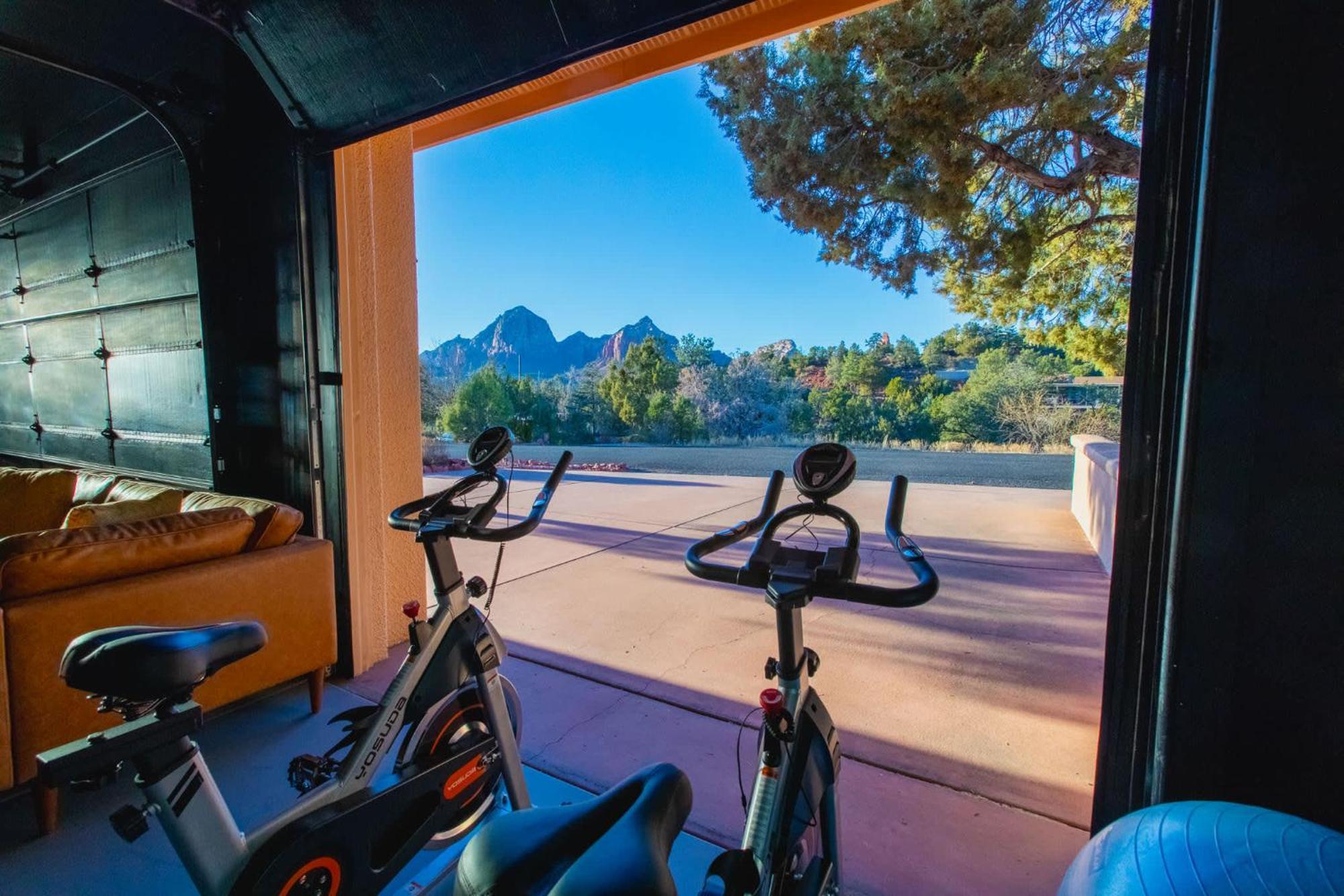 5 Bed 3 Bath Uptown Sedona-Game Room-Sauna-Cold Plunge-Jacuzzi-Gym Exterior photo