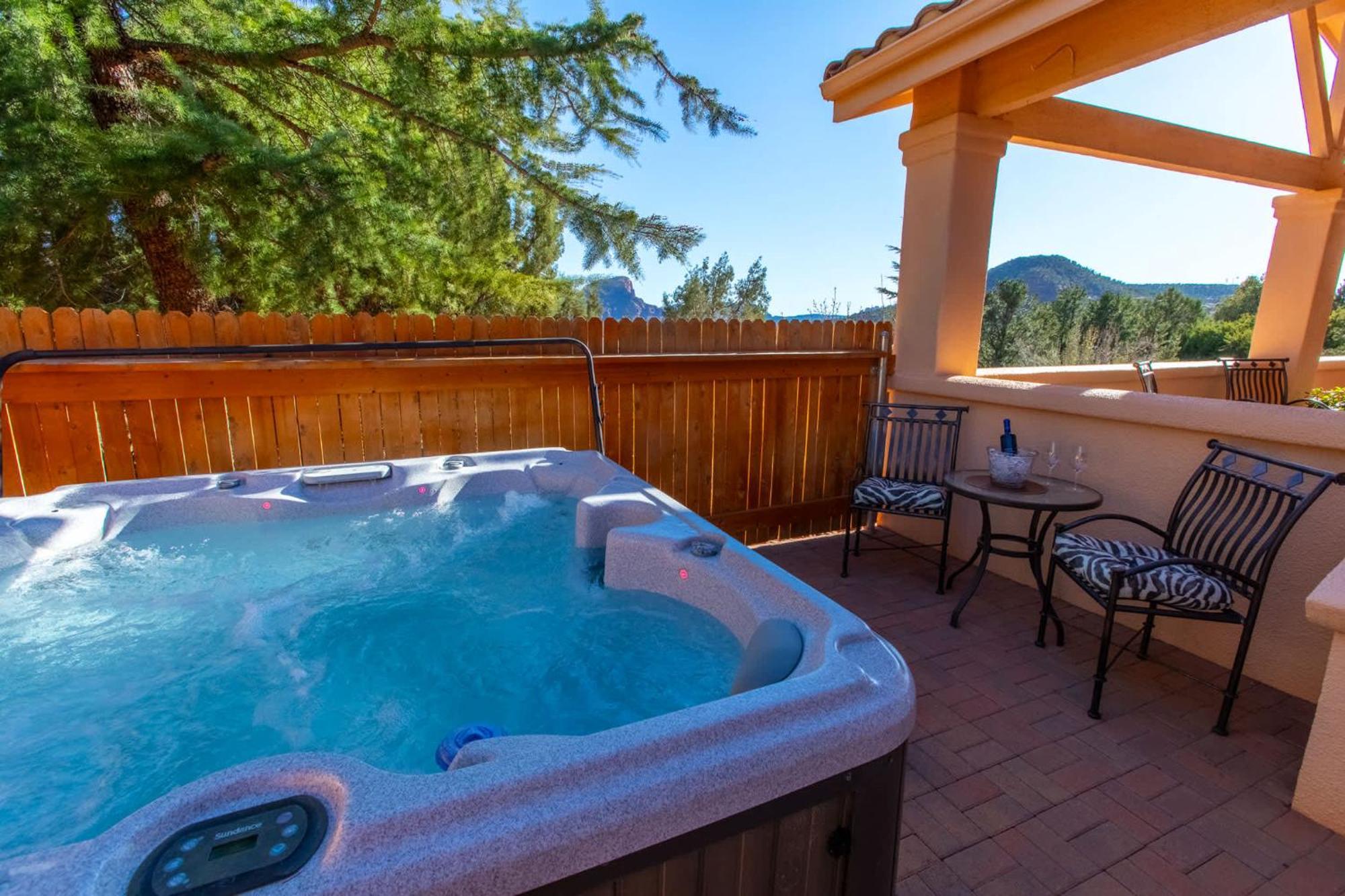 5 Bed 3 Bath Uptown Sedona-Game Room-Sauna-Cold Plunge-Jacuzzi-Gym Exterior photo
