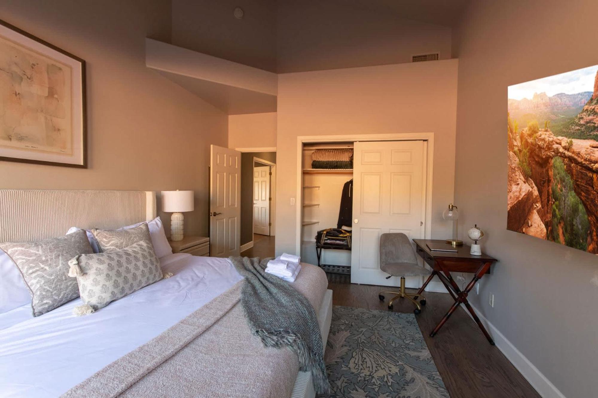 5 Bed 3 Bath Uptown Sedona-Game Room-Sauna-Cold Plunge-Jacuzzi-Gym Exterior photo