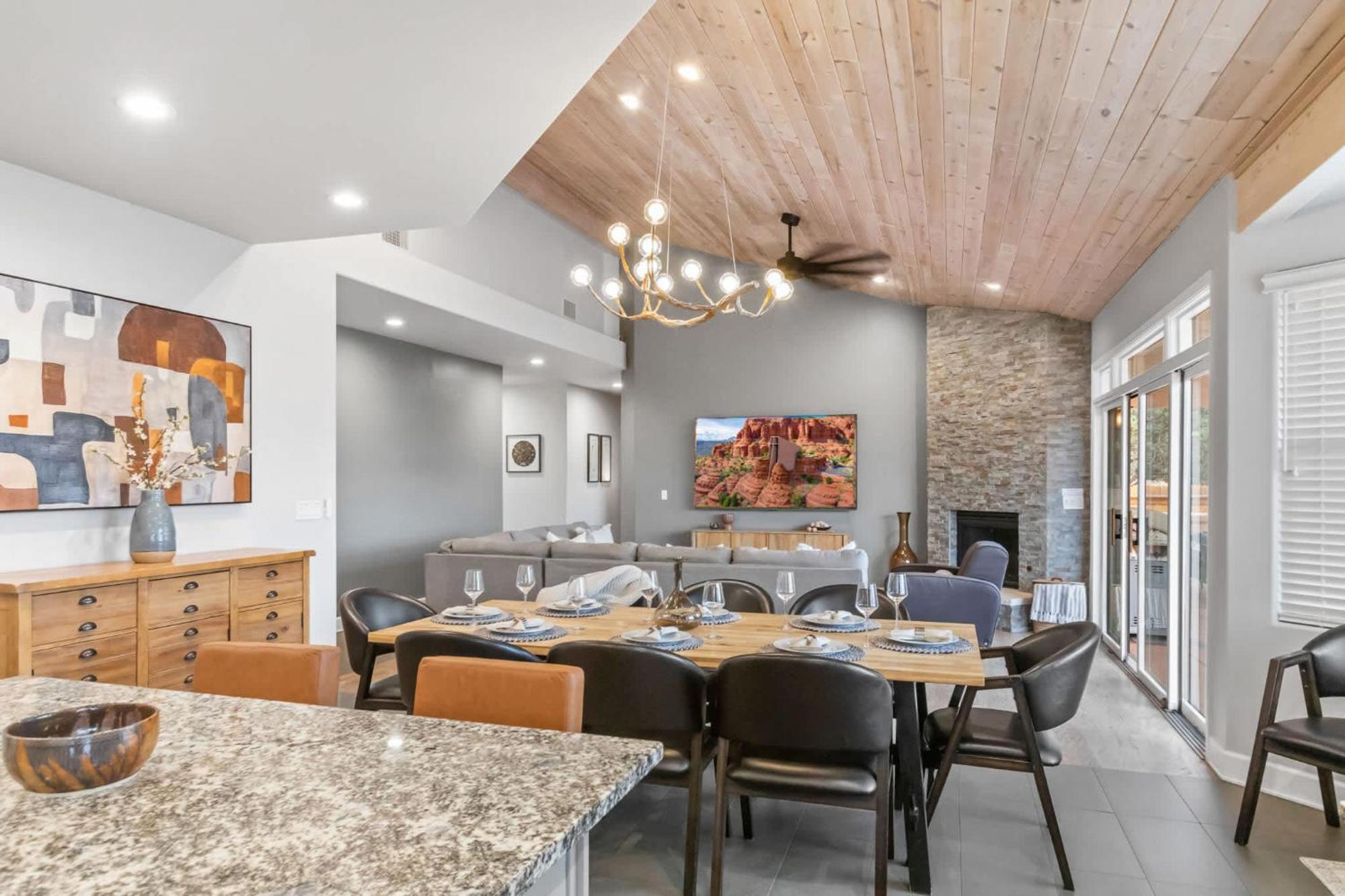 5 Bed 3 Bath Uptown Sedona-Game Room-Sauna-Cold Plunge-Jacuzzi-Gym Exterior photo