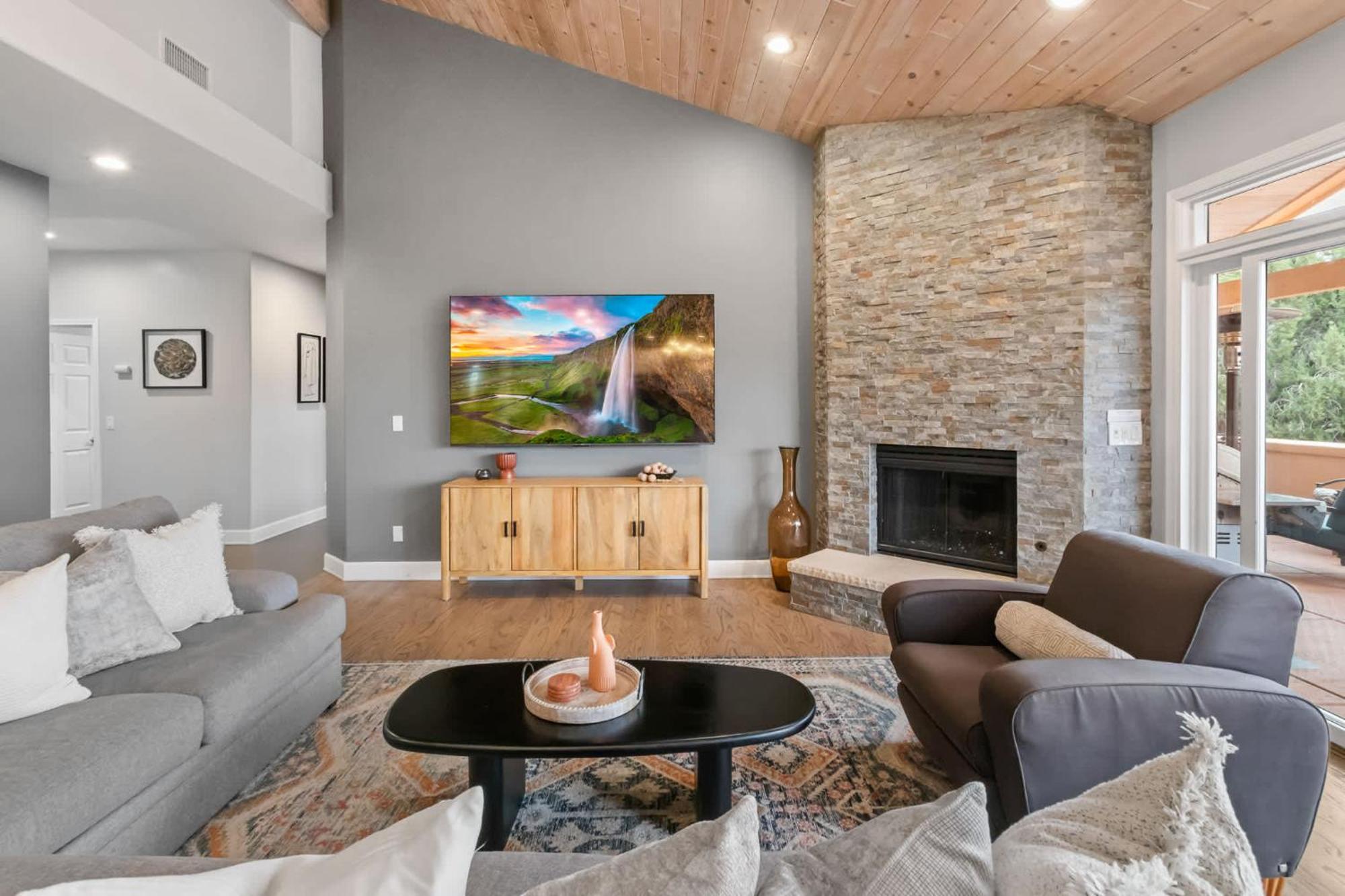 5 Bed 3 Bath Uptown Sedona-Game Room-Sauna-Cold Plunge-Jacuzzi-Gym Exterior photo