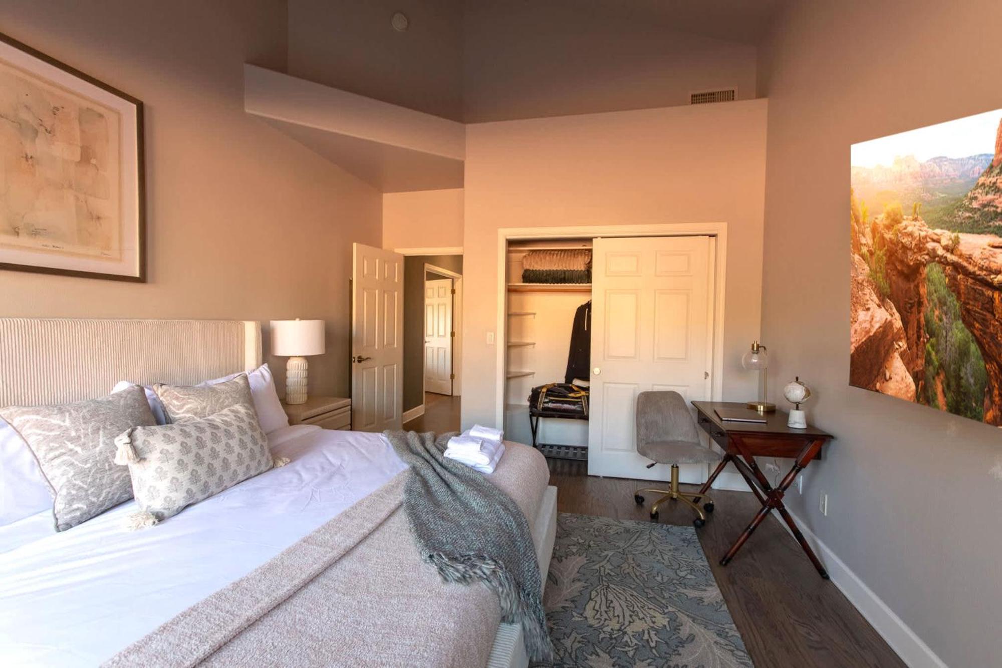 5 Bed 3 Bath Uptown Sedona-Game Room-Sauna-Cold Plunge-Jacuzzi-Gym Exterior photo
