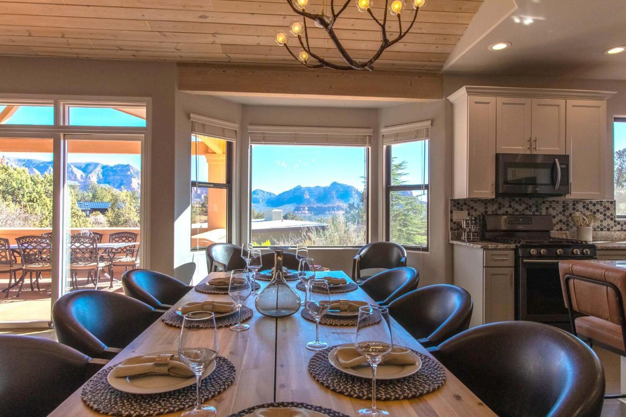5 Bed 3 Bath Uptown Sedona-Game Room-Sauna-Cold Plunge-Jacuzzi-Gym Exterior photo