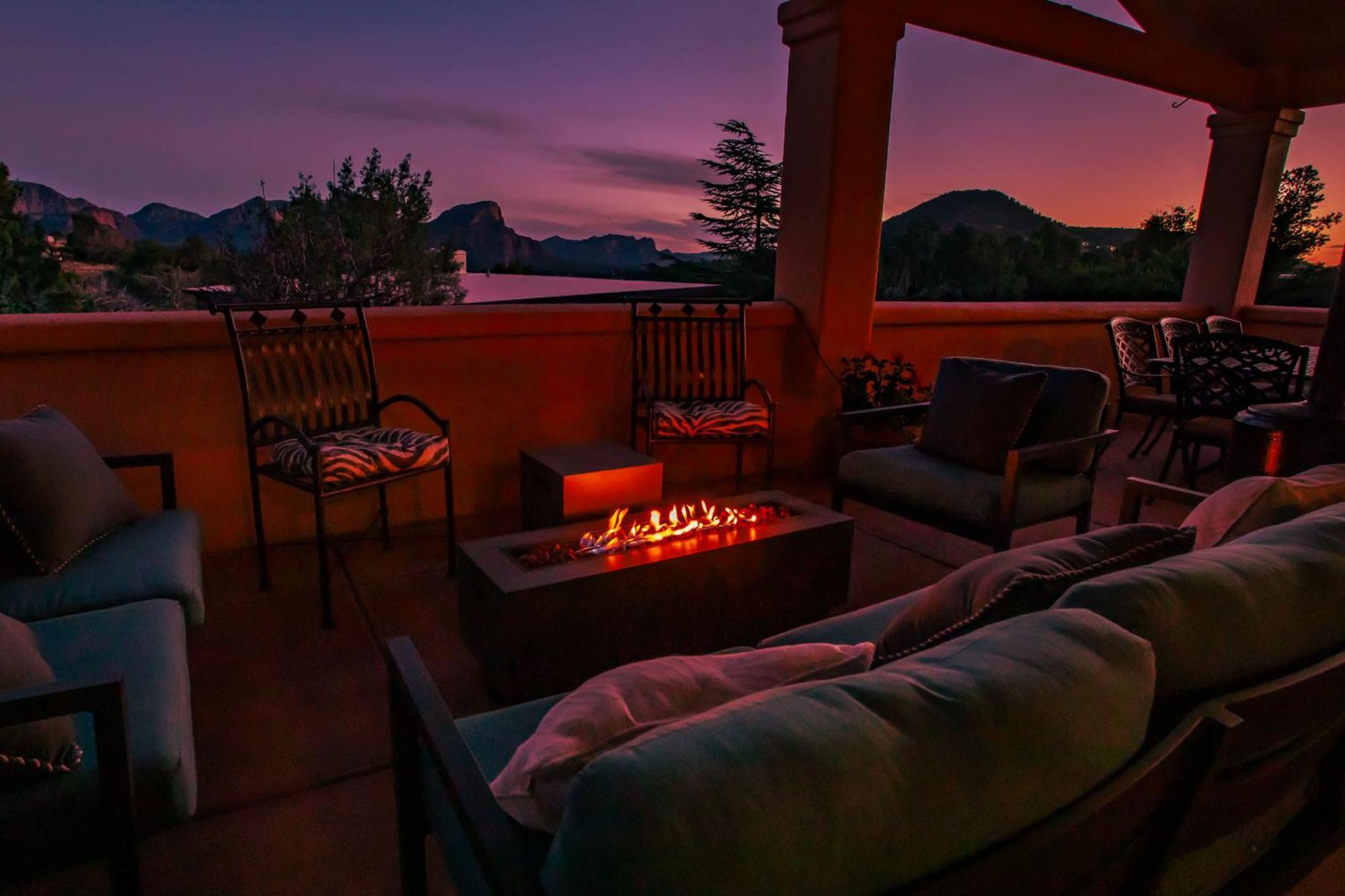 5 Bed 3 Bath Uptown Sedona-Game Room-Sauna-Cold Plunge-Jacuzzi-Gym Exterior photo