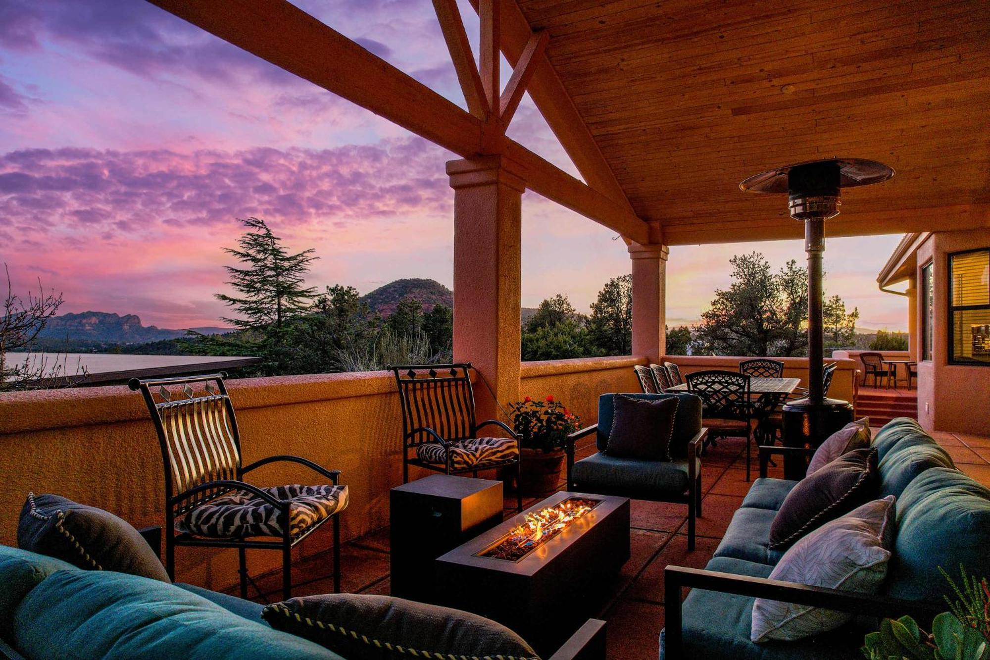 5 Bed 3 Bath Uptown Sedona-Game Room-Sauna-Cold Plunge-Jacuzzi-Gym Exterior photo